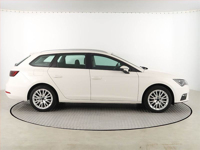 Seat Leon (2019) Style 1.5 TGI CNG, Tempomat - fotka 6 z 17