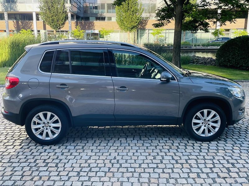 Volkswagen Tiguan 2.0TSI 4x4 AUT SERVISKA VYHŘEV - fotka 13 z 47