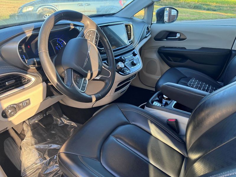 Chrysler Pacifica (2023) 3,6 Hybrid RU Radar Limit 2023 - fotka 15 z 20