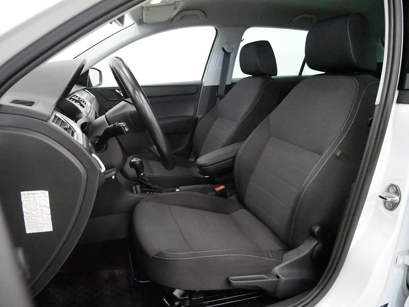 Škoda Rapid - fotka 11 z 25