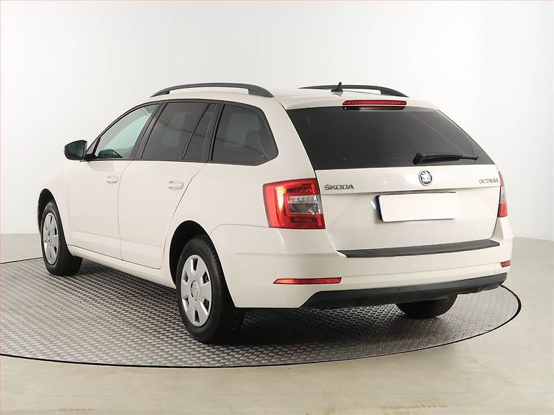 Škoda Octavia (2018) 1.6 TDI, Serv.kniha, Navi - fotka 4 z 16