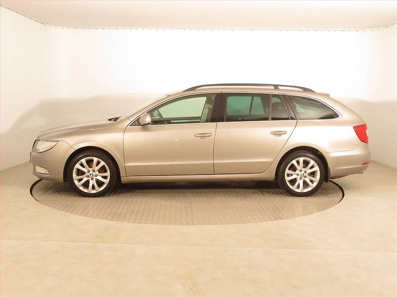 Škoda Superb (2012) Ambition 2.0 TDI, Serv.kniha - fotka 3 z 15