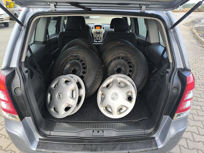 Opel Zafira (2008) 1.8  7MÍST,DOLOŽENÉ KM,SERVIS - fotka 12 z 36