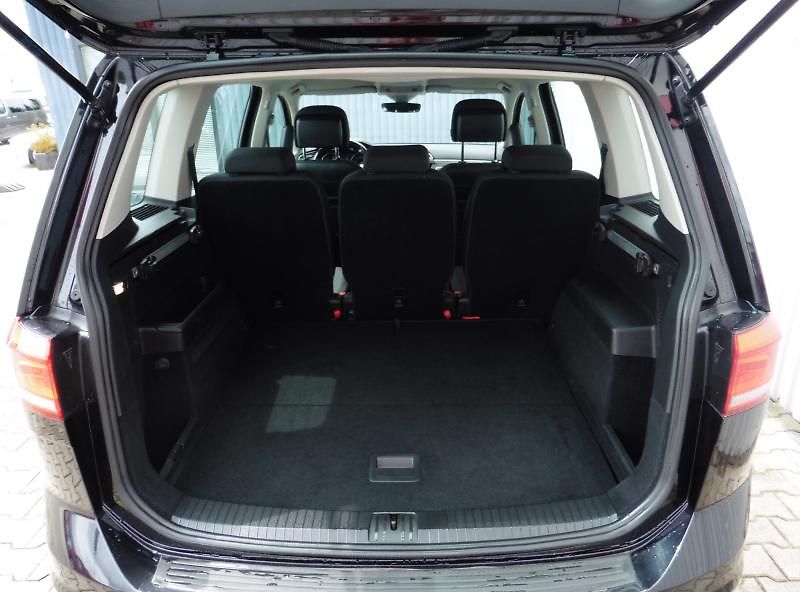 Volkswagen Touran 1.6 TDI Comfortline DSG, ACC, - fotka 8 z 17