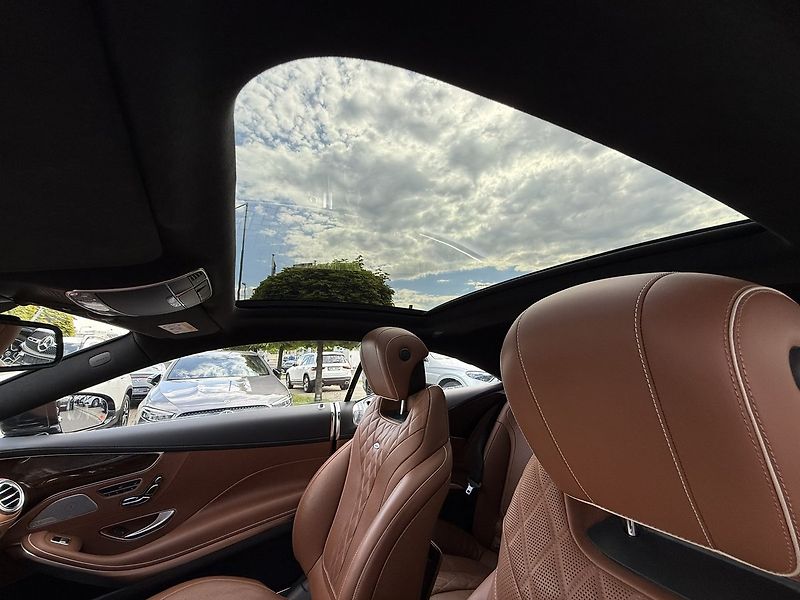 Mercedes-Benz Třídy S (2014) 500 4MATIC kupé - fotka 36 z 49