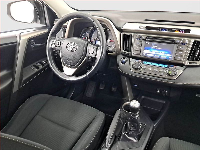 Toyota RAV4 (2014) 2.2 D-4D, 4X4, Xenony - fotka 7 z 20