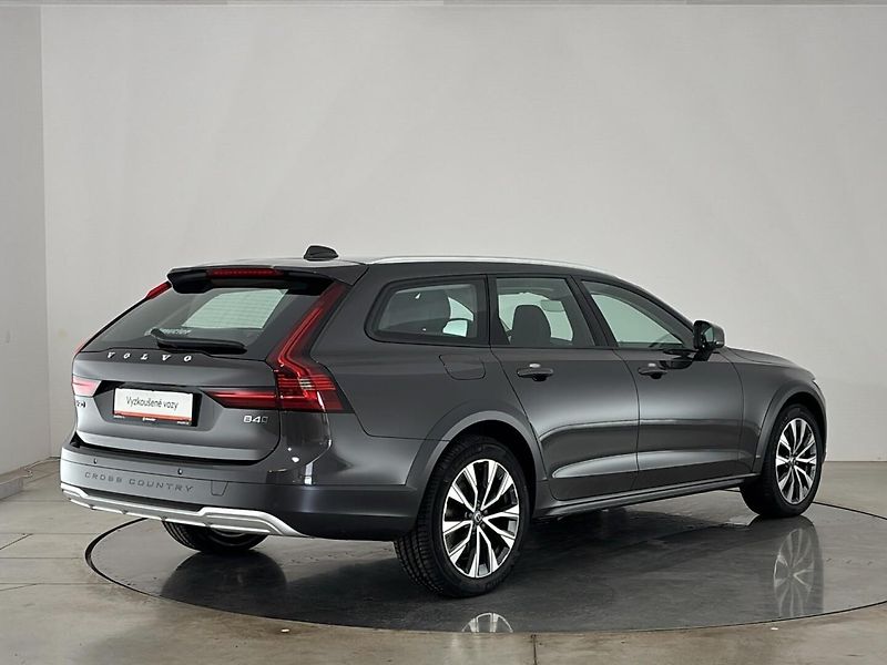 Volvo V90 Cross Country AWD - fotka 2 z 29