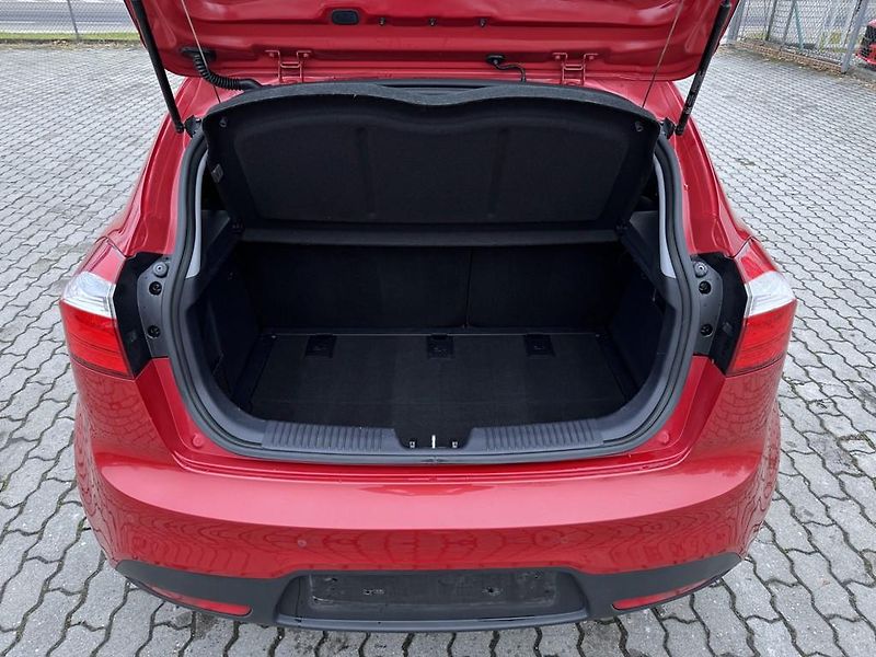 Kia Rio 1.4i 80 kW digi. klima - fotka 9 z 17