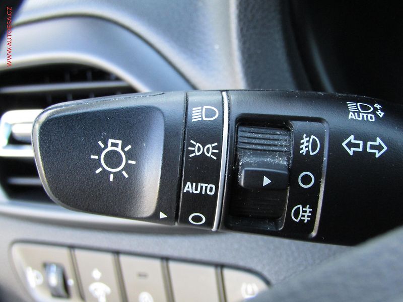 Hyundai i30 (2021) 1.0T-GDI, ČR, Smart, LED - fotka 12 z 20