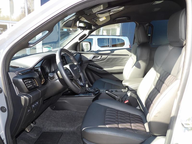 Isuzu D-Max (2026) V-Cross 1.9L 163K 4x4 6st. A/T - fotka 15 z 46