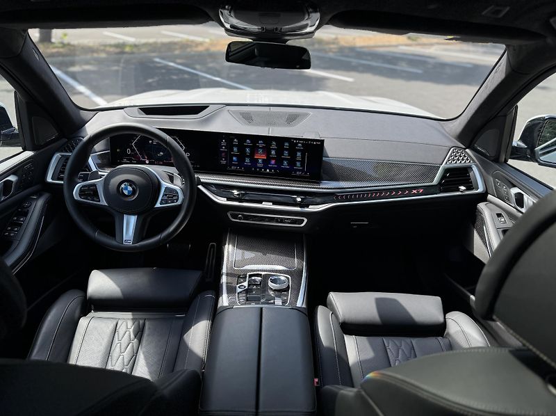 BMW X7 40d xDrive Msport PRO | max  - fotka 21 z 38