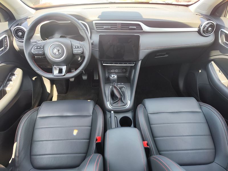 MG ZS 1.5i/78kW Emotion Plus - fotka 11 z 32