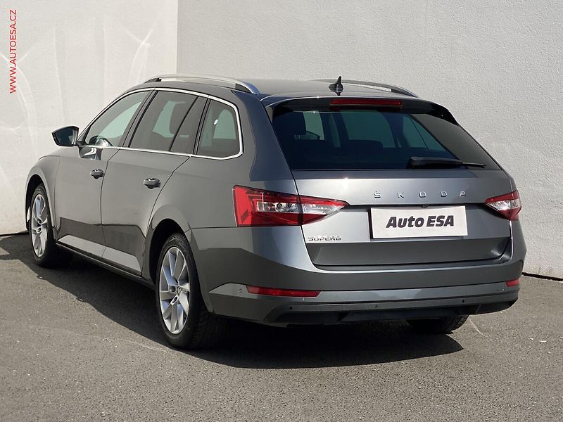 Škoda Superb (2022) 2.0 TDi, Style, DSG, LED - fotka 6 z 19
