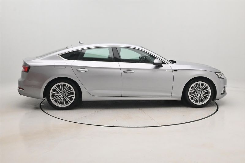 Audi A5 2,0 45TFSI 180kW 4x4 Sportback - fotka 4 z 31