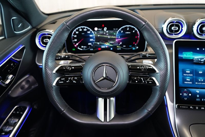 Mercedes-Benz Třídy C 220d 4MATIC, Nezávislé, Tažné - fotka 25 z 50