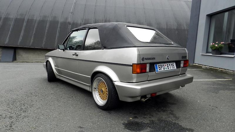 Volkswagen Golf MK1 cabrio 1.8i 70 kW KARMANN - fotka 4 z 24