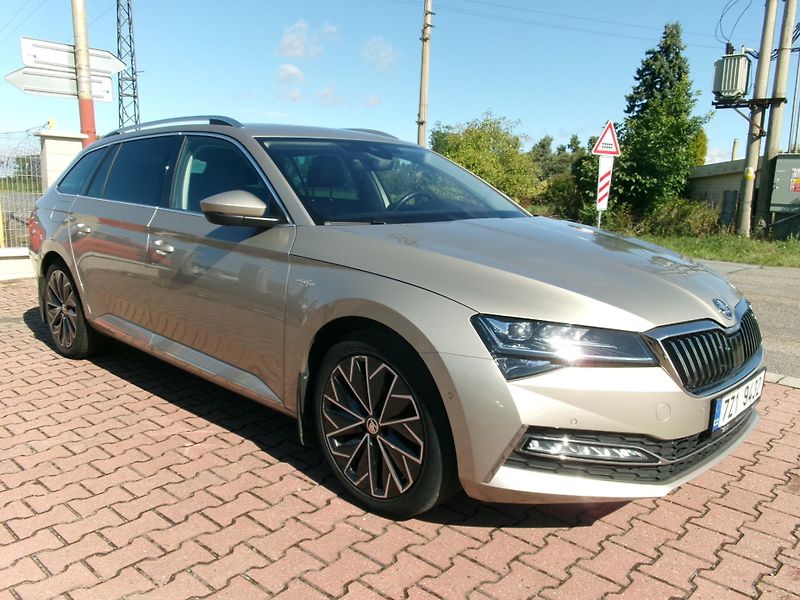 Škoda Superb (2022) 2,0TDI L&K 4x4 DSG ACC MATRIX - fotka 10 z 49