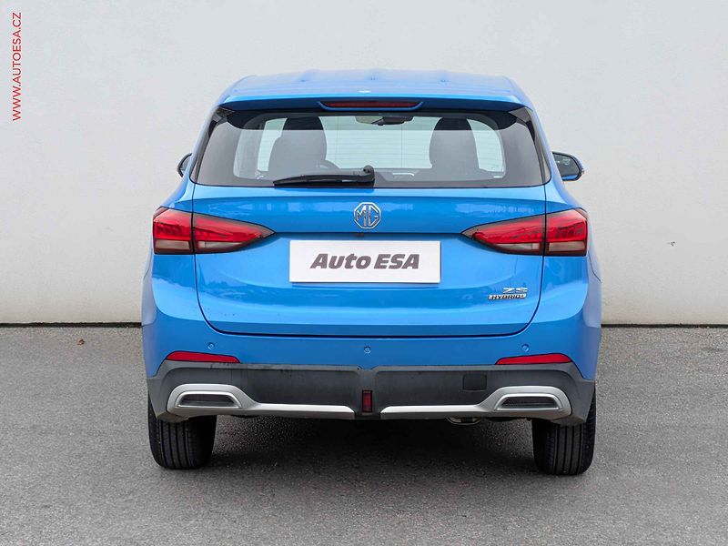 MG ZS (2025) 1.5 Hybrid, ČR, AT, park - fotka 5 z 16