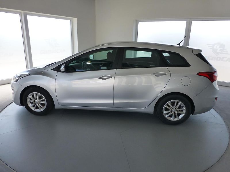 Hyundai i30 (2013) 1,6CRDI*ALU*KLIMA*VYHŘ.SED** - fotka 8 z 22