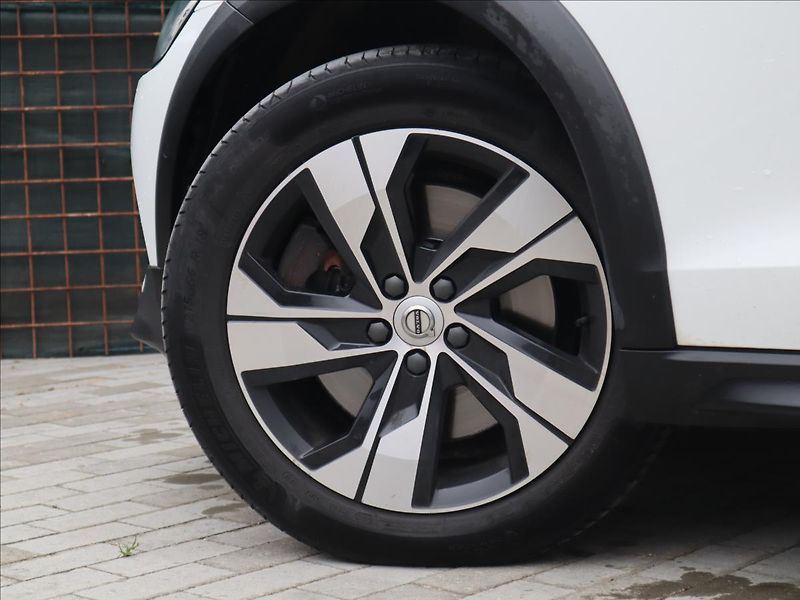 Volvo V60 2,0 CrossCountry AWD Po rozvod - fotka 26 z 34