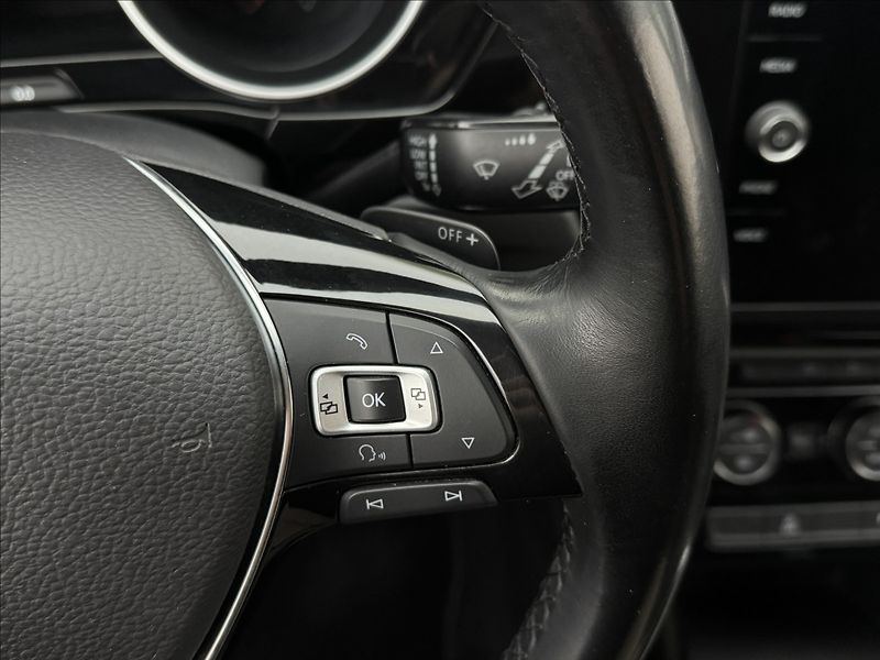 Volkswagen Touran 1,4 DSG KAMERA TAŽNÉ 1.MAJ ČR - fotka 11 z 38