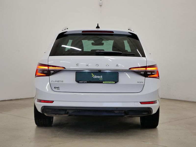 Škoda Superb - fotka 6 z 25