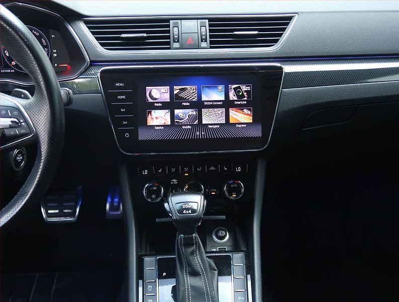 Škoda Superb (2019) Sportline 2.0 TDI, 4X4 - fotka 12 z 19