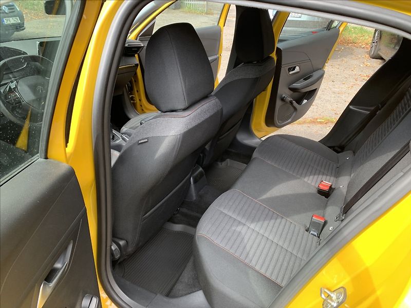 Peugeot 208 1,2 PureTech 1.MAJ.,ČR,SERVISK - fotka 15 z 18