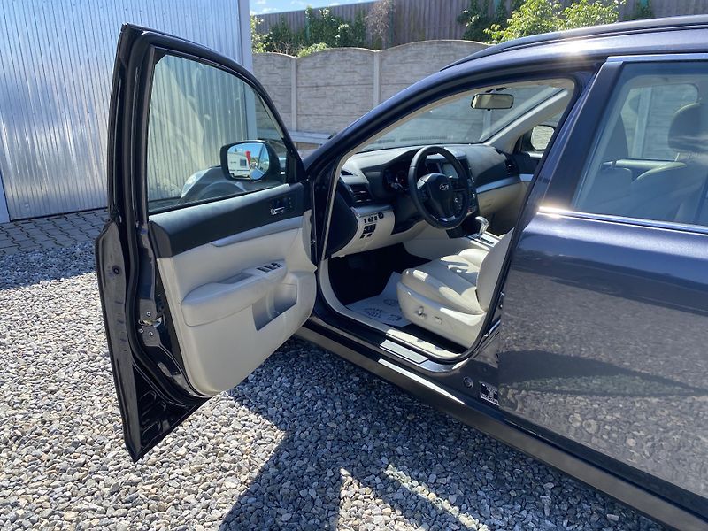 Subaru Outback 2.5i 170PS 4x4 BIFUEL PAN NAVI - fotka 89 z 157