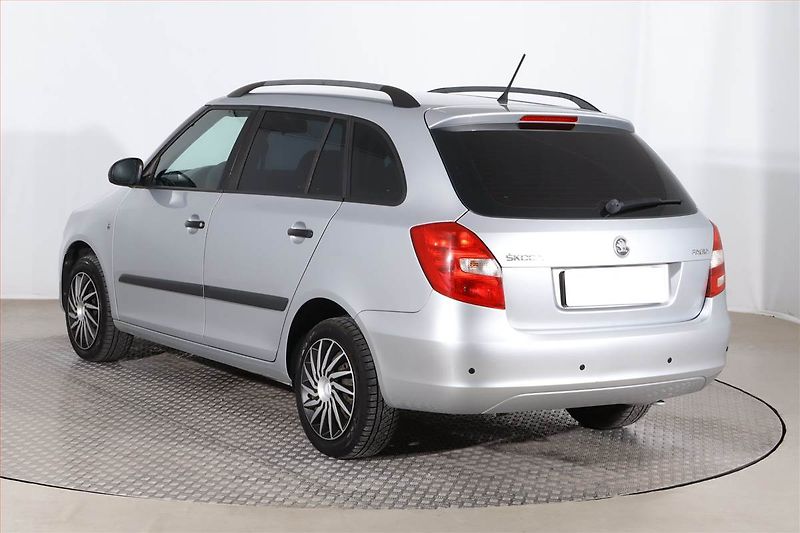 Škoda Fabia (2014) Ambition 1.4 16V - fotka 4 z 16