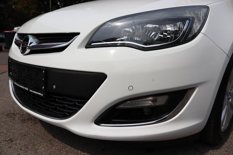 Opel Astra Opel Astra J Sports Tourer 1.7 - fotka 6 z 54