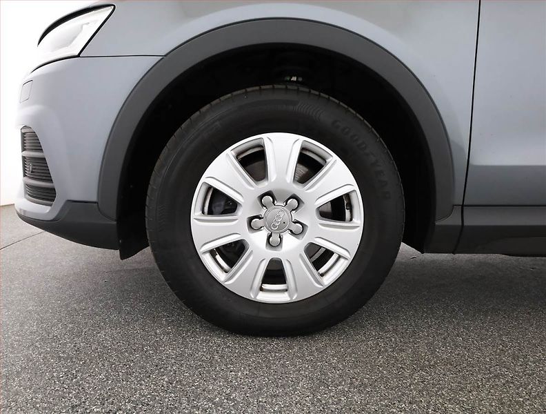 Audi Q3 (2016) 2.0 TDI, Serv.kniha, Navi - fotka 20 z 20
