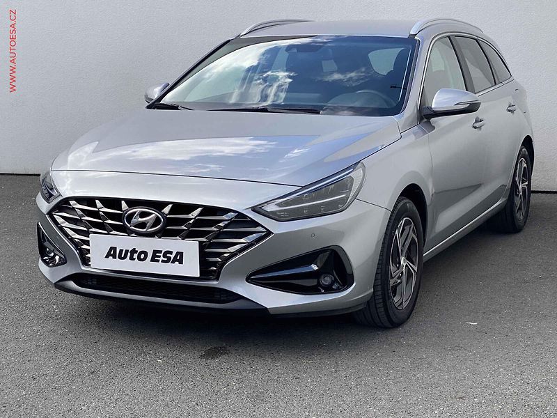 Hyundai i30 (2023) 1.5 DPi, 2.maj,ČR, Smart - fotka 3 z 18