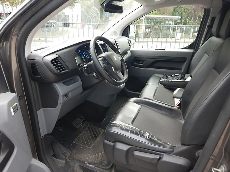 Peugeot Expert (2021) e-Expert 50 kWh Premium - fotka 5 z 11
