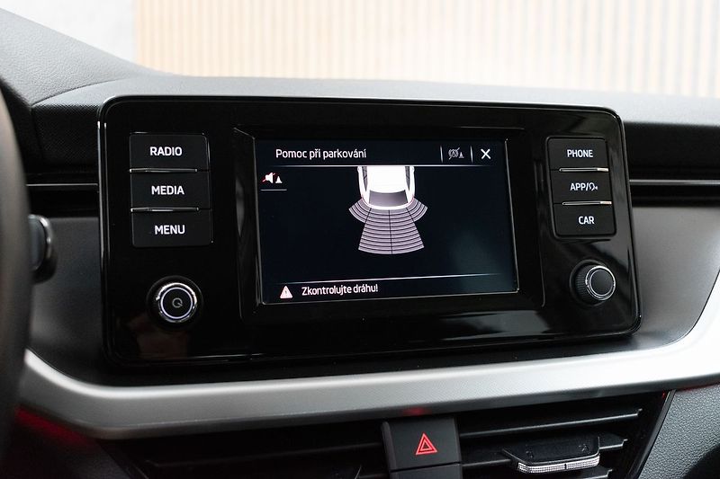Škoda Scala 1.6 TDI DRIVE 125 YEARS*ČR 1.M - fotka 23 z 37