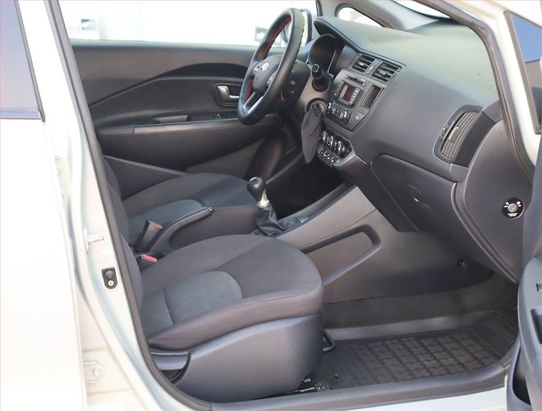Kia Rio (2012) 1.25 CVVT, Serv.kniha - fotka 9 z 14