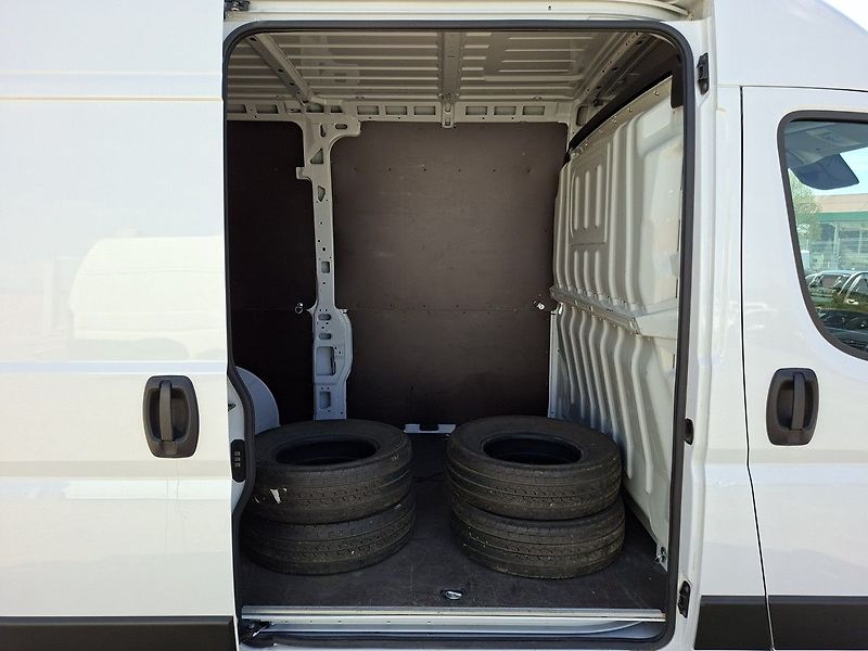 Peugeot Boxer FG 3300 L2H2 BHDi 140k M6 DEMO - fotka 6 z 19