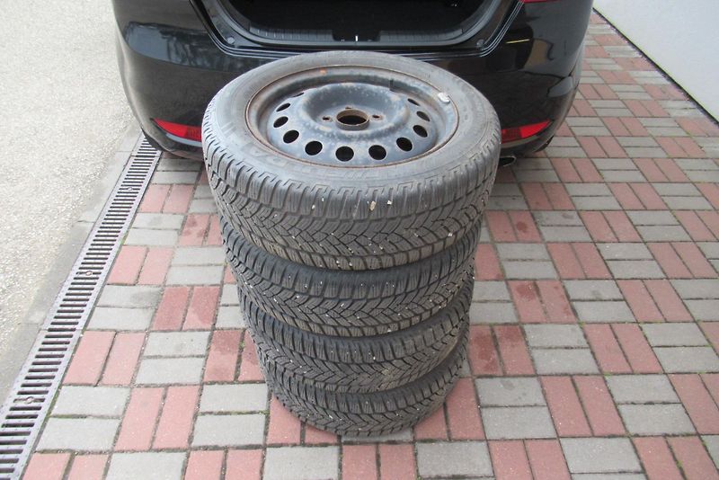 Kia Ceed 1.4i CVVT KLIMA SADA KOL - fotka 17 z 18
