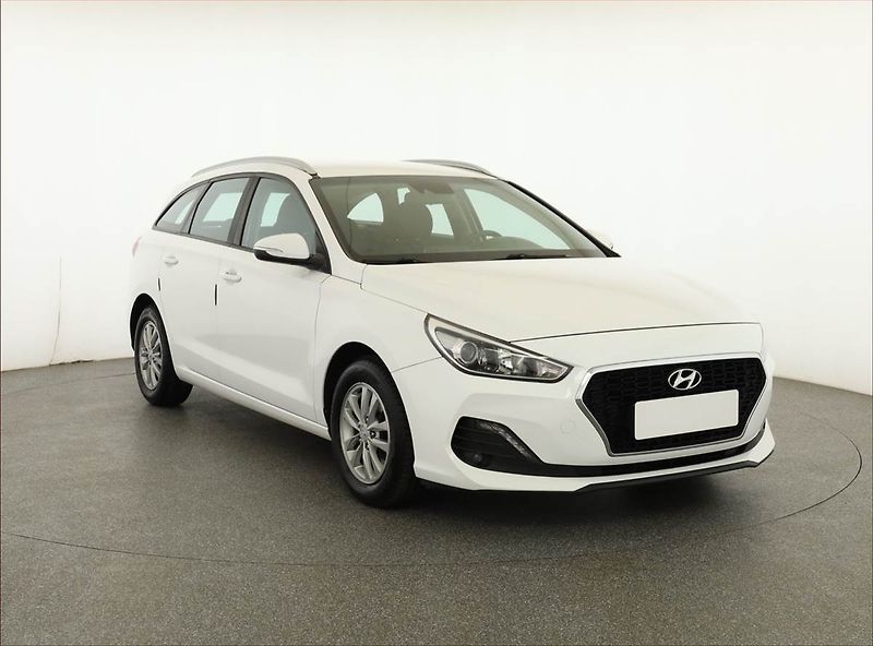 Hyundai i30 (2018) 1.0 T-GDI, Serv.kniha - fotka 1 z 14
