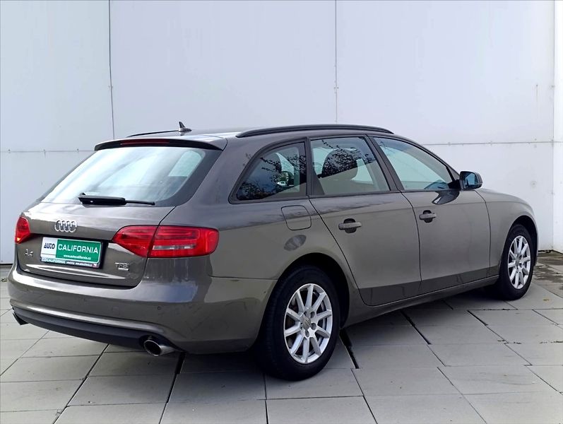Audi A4 1,8 TFSi Quattro Navi Tempomat - fotka 6 z 34