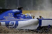 F1 2017 GP Austrálie - Marcus Ericsson (Sauber) v kačírku