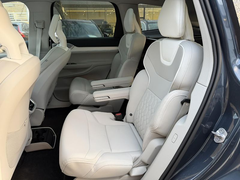 Volvo EX90 6MÍSTNÉ PLUS Single Motor RWD - fotka 11 z 19
