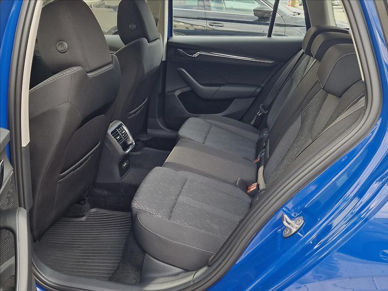Škoda Octavia 2.0 TDI Style Combi,ČR,1.Maj. - fotka 17 z 49