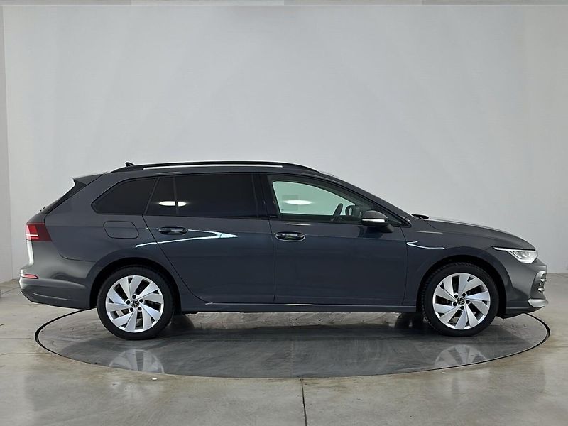 Volkswagen Golf Life DSG - fotka 16 z 28