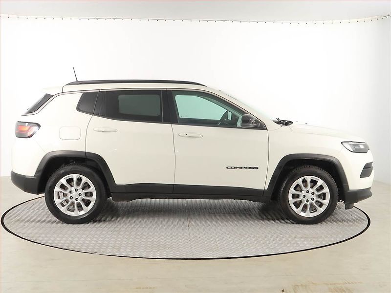 Jeep Compass (2022) 1.3 T-GDI, Serv.kniha - fotka 6 z 18