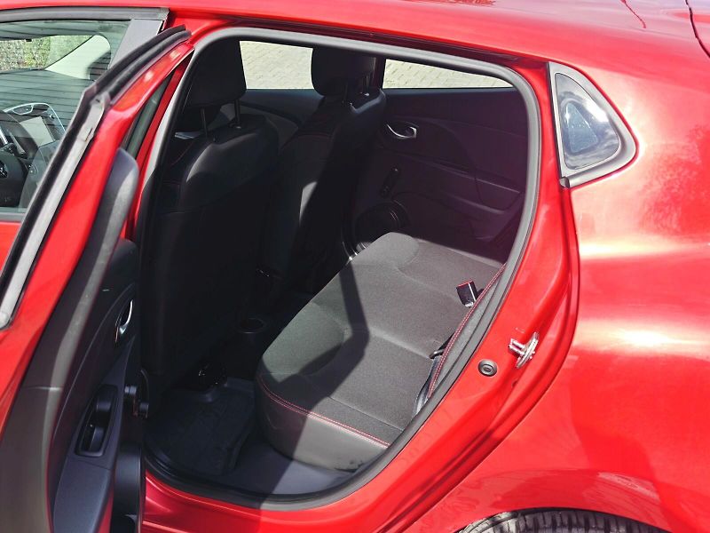 Renault Clio (2015) 1,2 16V 54 kW Limited - fotka 15 z 40