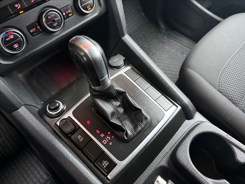 Volkswagen Amarok 3,0 V6 Hardtop,po servisu - fotka 18 z 36