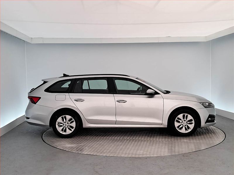 Škoda Octavia (2023) Ambition 2.0 TDI, ČR,1.maj - fotka 6 z 19
