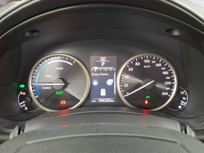 Lexus NX 300h (2015) 300h - fotka 11 z 18