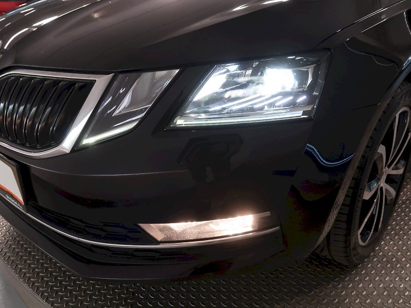 Škoda Octavia (2019) STYLE PLUS 1.5TSI 110KW DSG NA - fotka 10 z 38